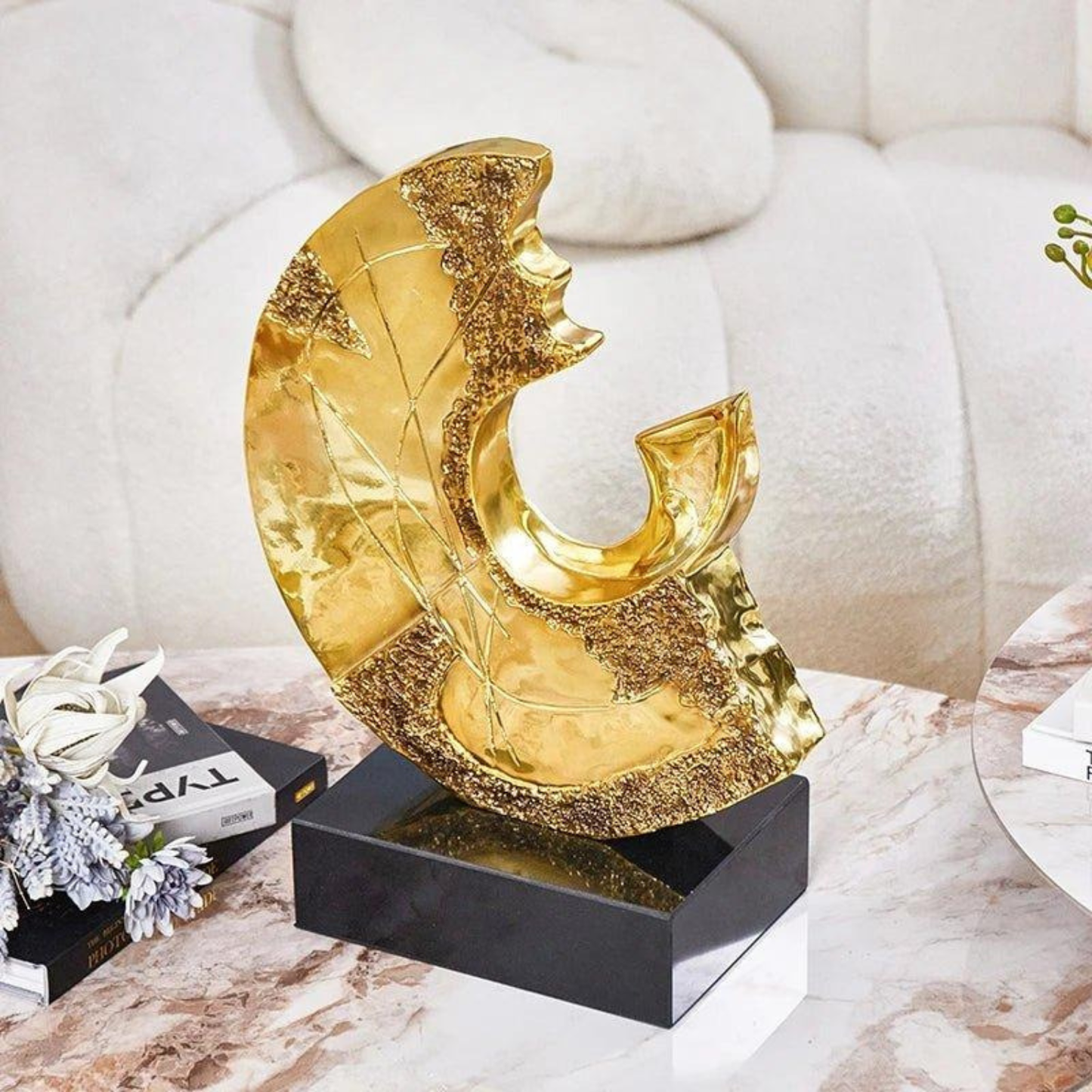 Luxus Goldene Harz Figur mit Marmorfuß