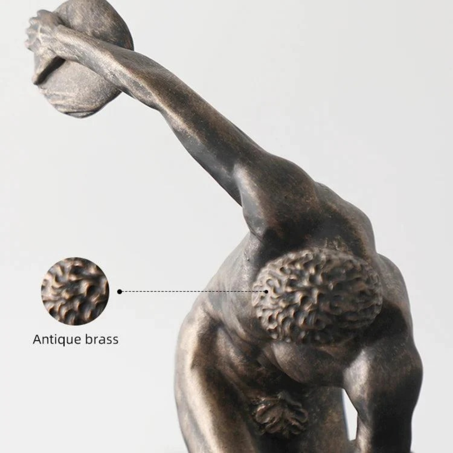 Antike Bronze-Skulptur – Sportliche Resinfigur in Handarbeit