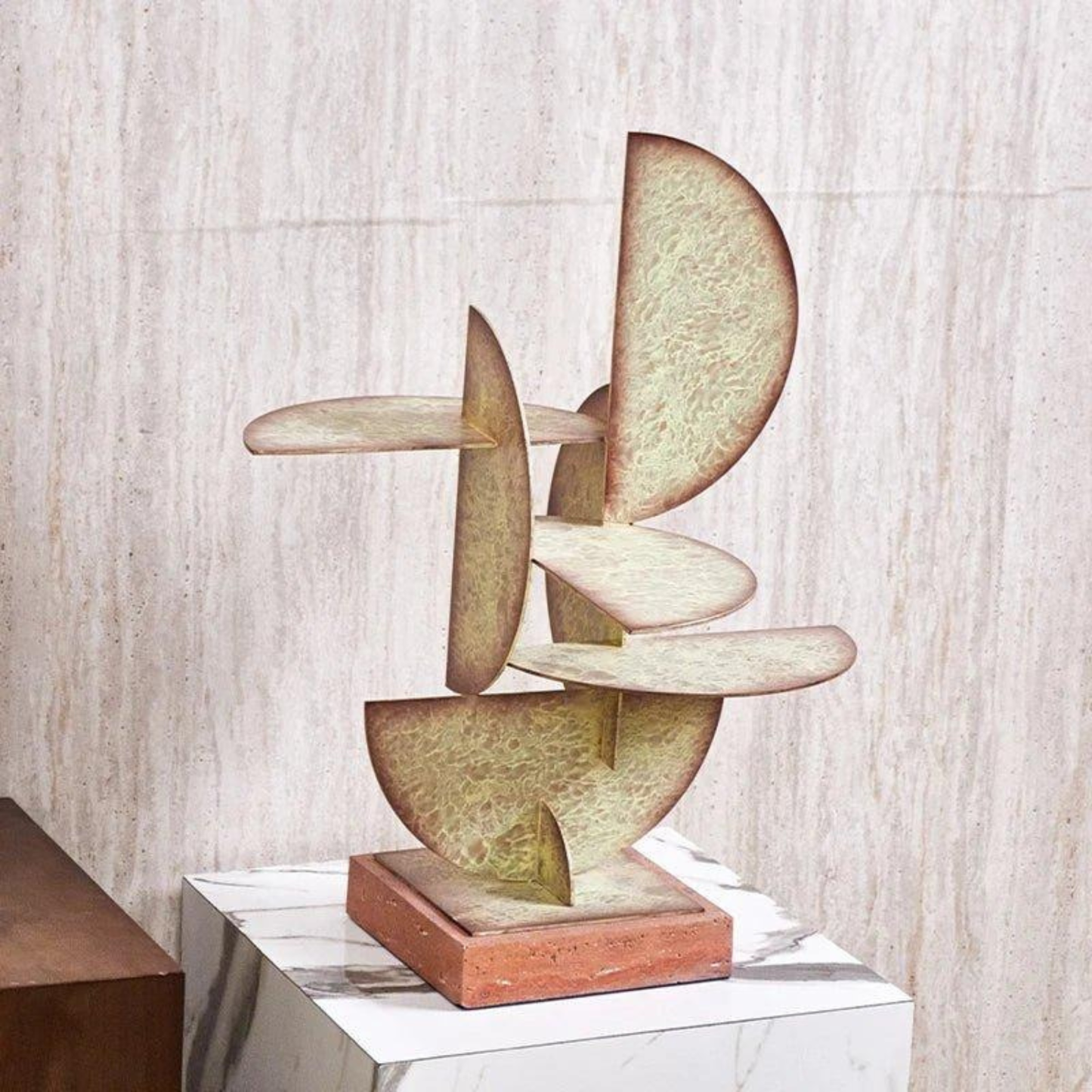 Handgefertigte Eisen-Skulptur im Halbkreis-Design