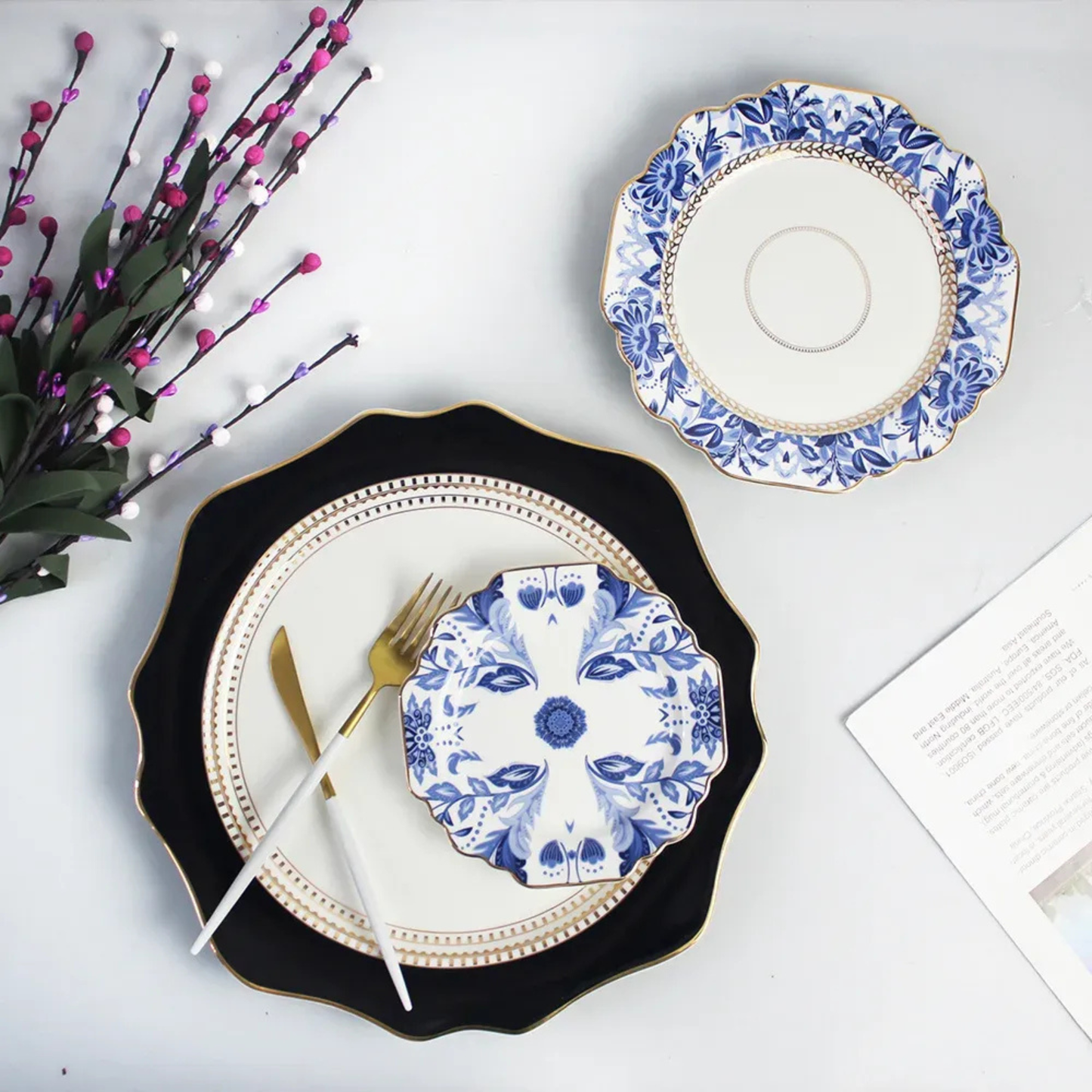 Exquisites Luxus Blau Blumengeschirr mit Goldrand