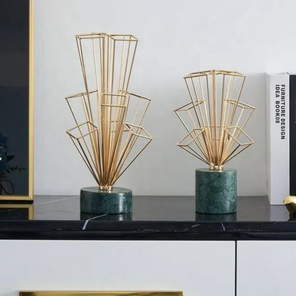 Luxus 2er Set Gold Metall Skulpturen mit Marmorfuß Kaleidoskop Design