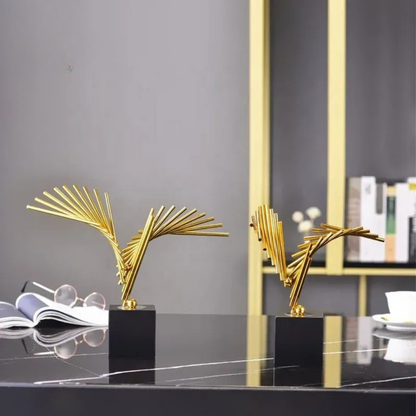 2er Set Luxus Gold Metall Skulpturen auf Marmor Basis Modern