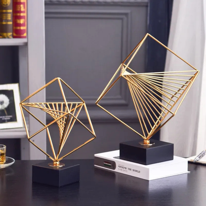 2er Set Luxus Gold Metall Skulpturen mit Marmorfuß Geometrisch