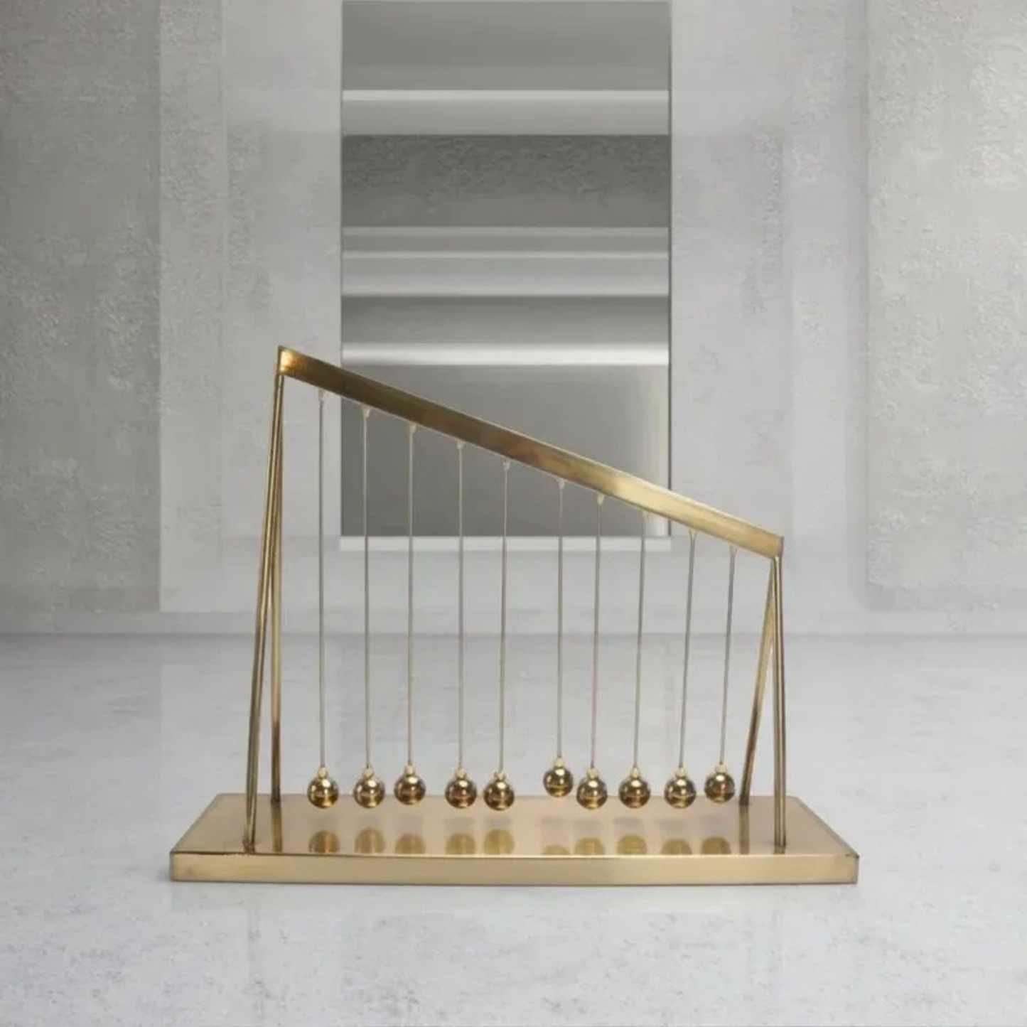 Goldenes Metall Pendel Balance Skulptur