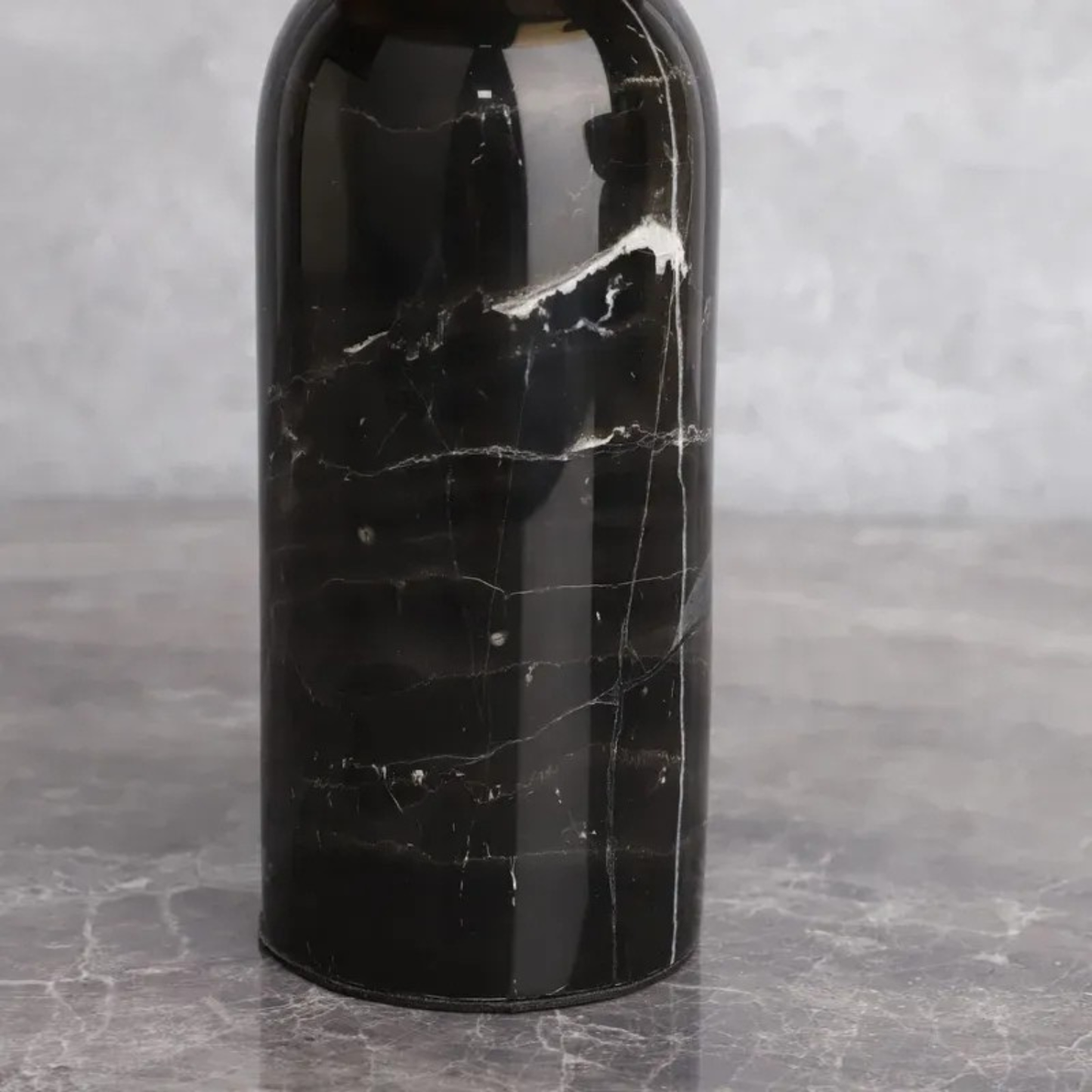 Goldene Metall-Schalen mit Marmorsockel – Luxus Dekoset 2er