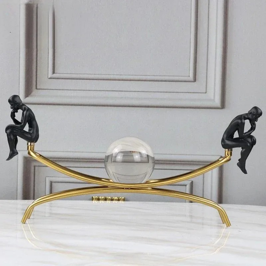 Luxus Kristallkugel Denker Skulptur Gold Metall Wohn Deko Design