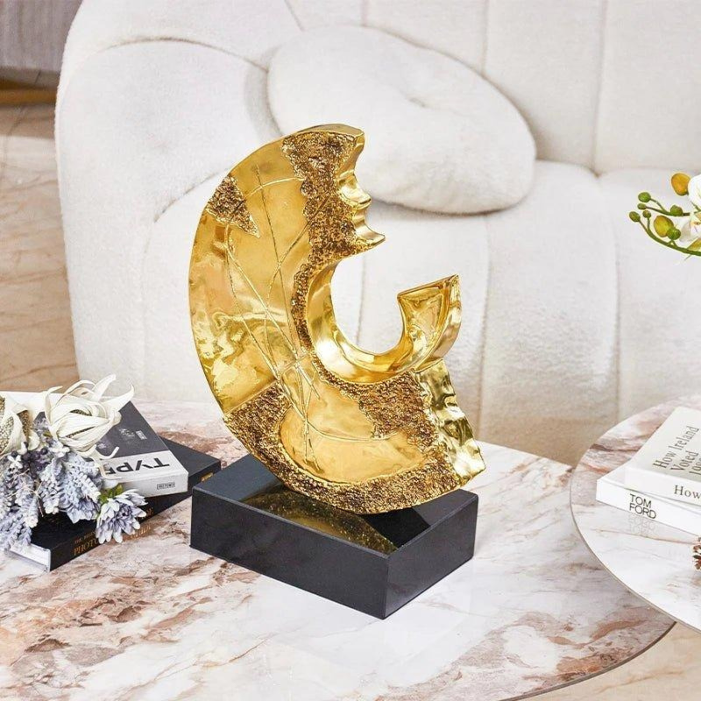 Luxus Goldene Harz Figur mit Marmorfuß